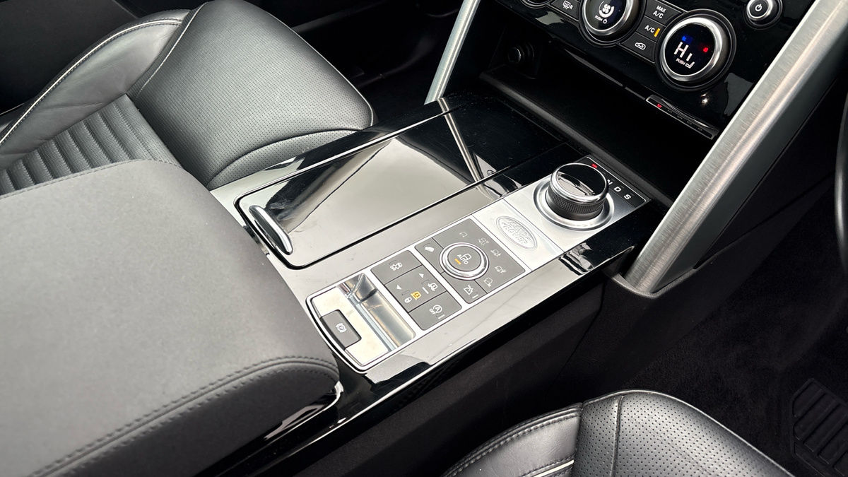 Land Rover Discovery Image 18