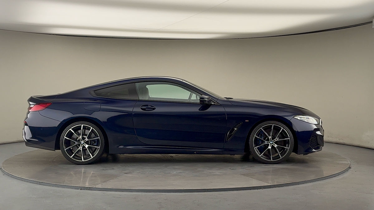 BMW 8 Series Image 16