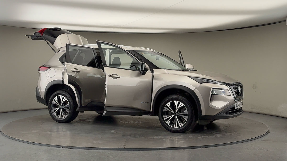 More views of Nissan X-Trail