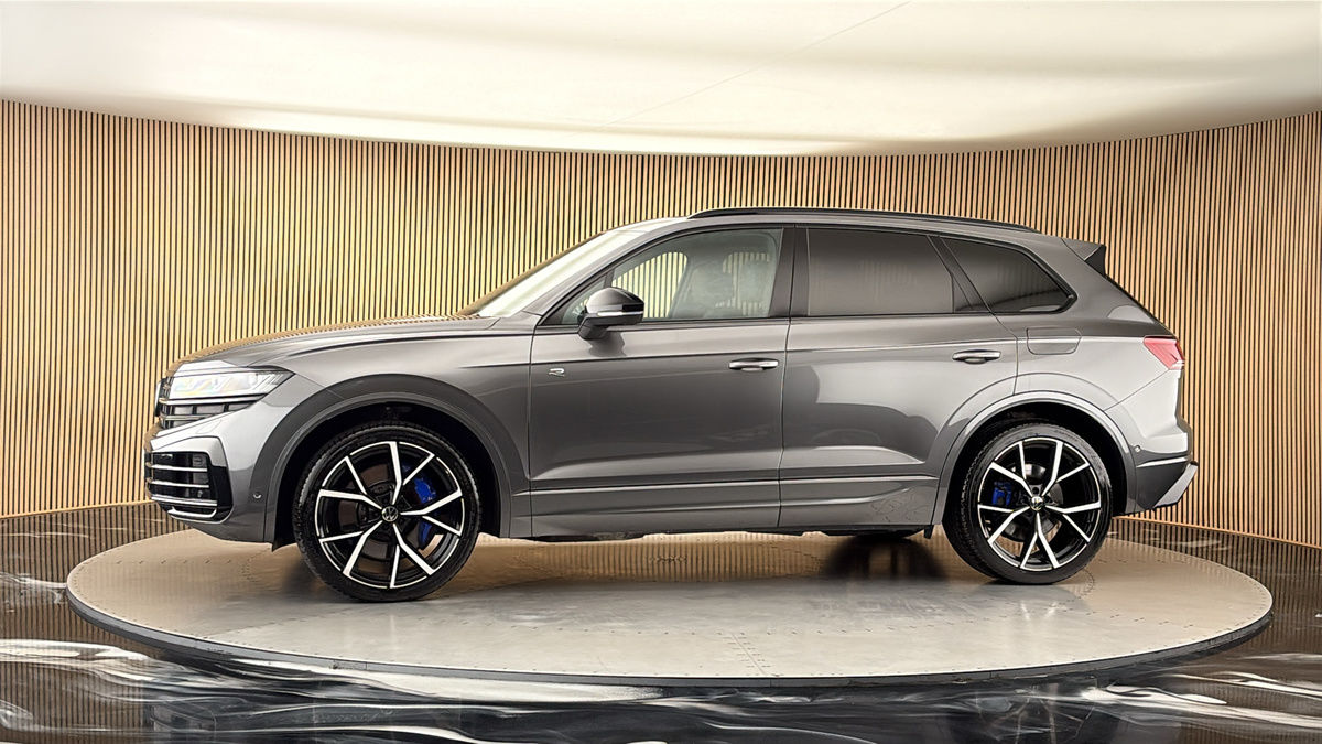 More views of Volkswagen Touareg