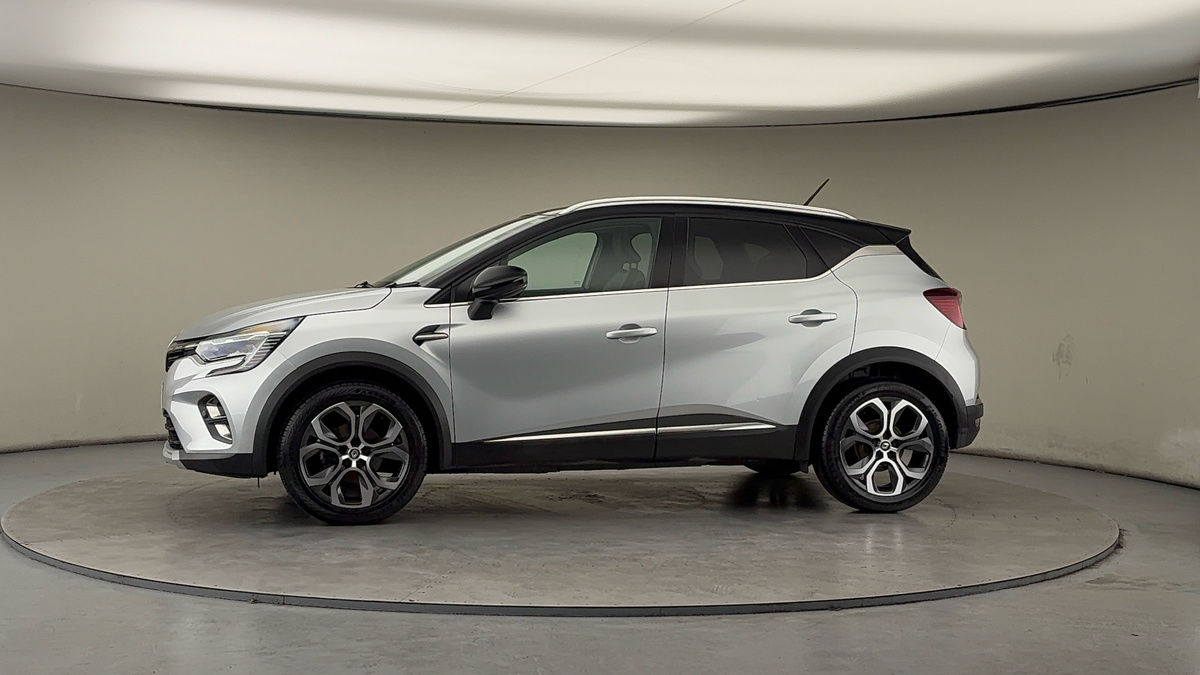 More views of Renault CAPTUR