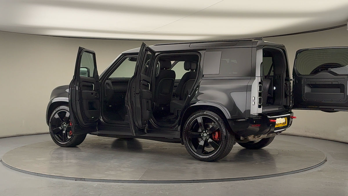 More views of Land Rover Defender 110