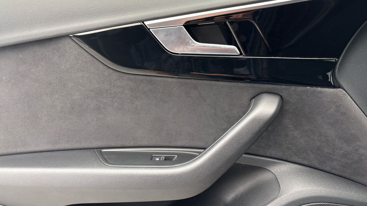 Audi A4 Avant Image 19