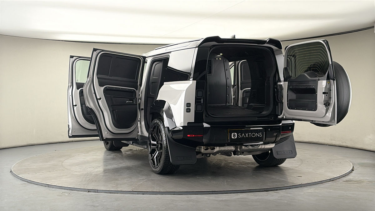 More views of Land Rover Defender 110