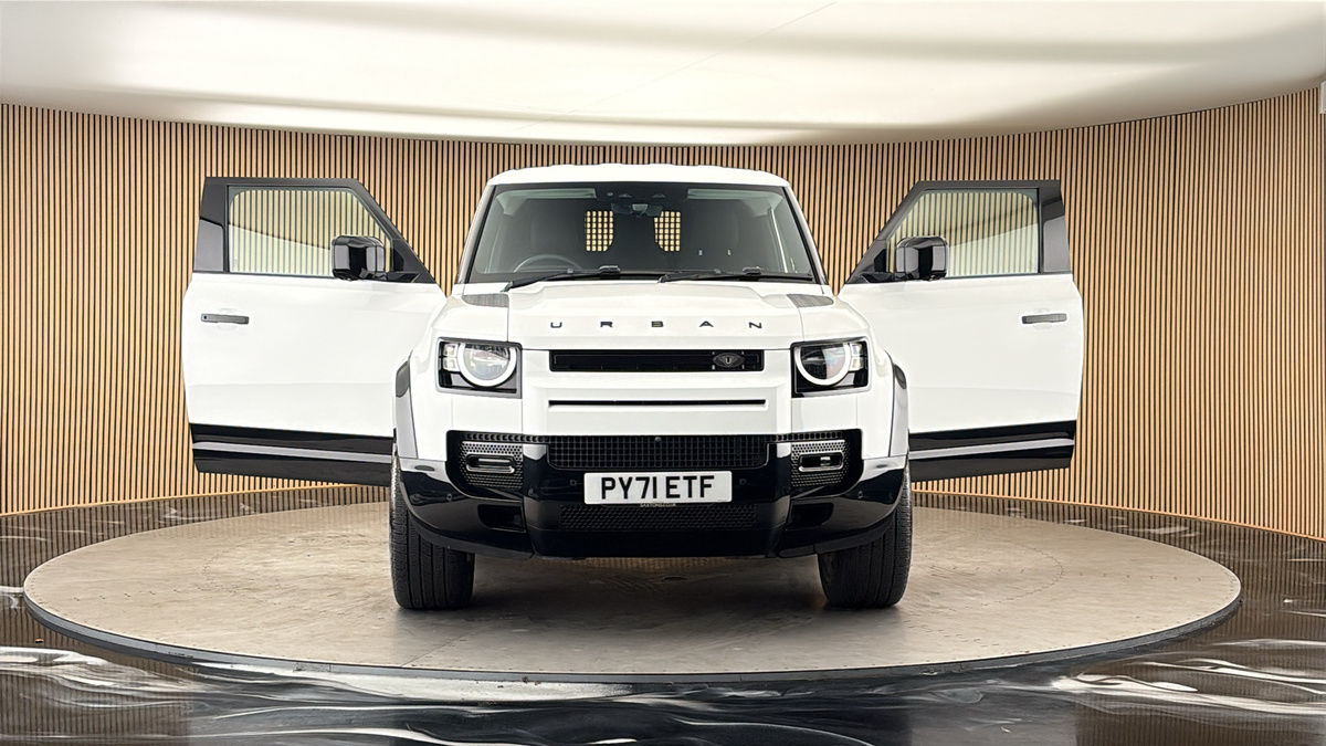 More views of Land Rover Defender 90
