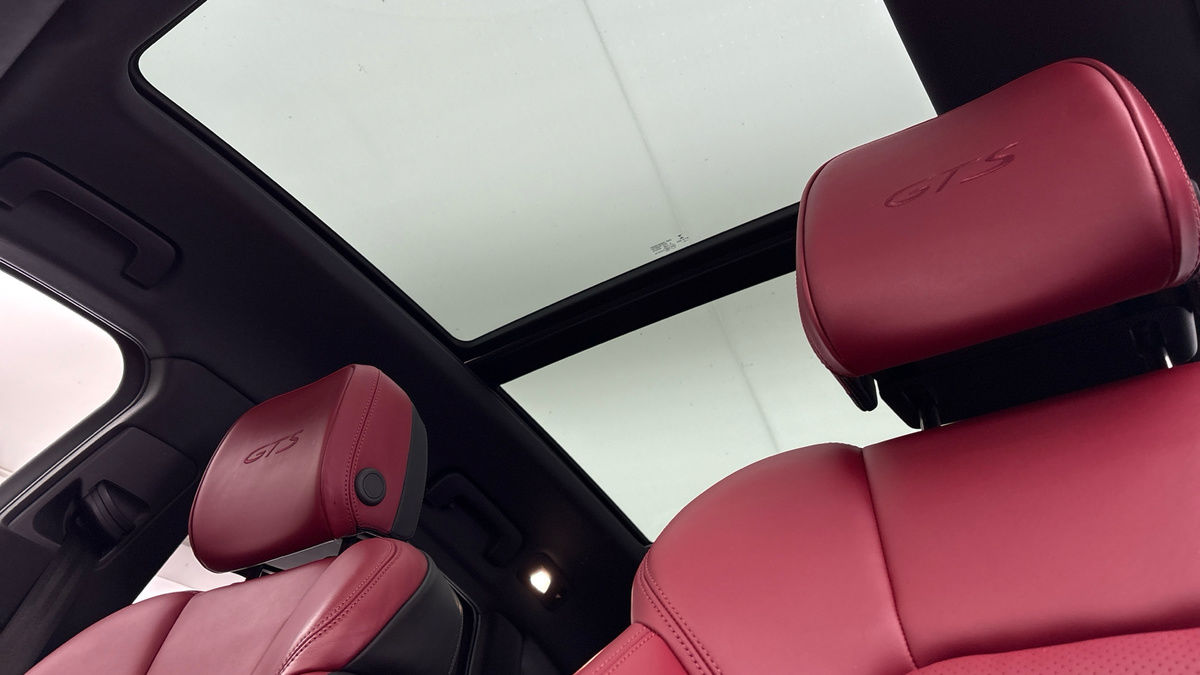 Porsche Macan Image 6