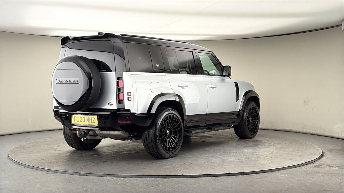 More views of Land Rover Defender 110