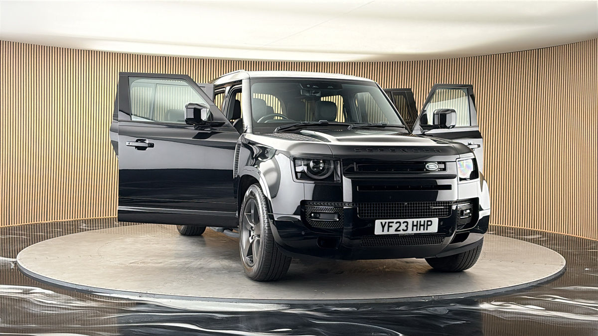 More views of Land Rover Defender 110