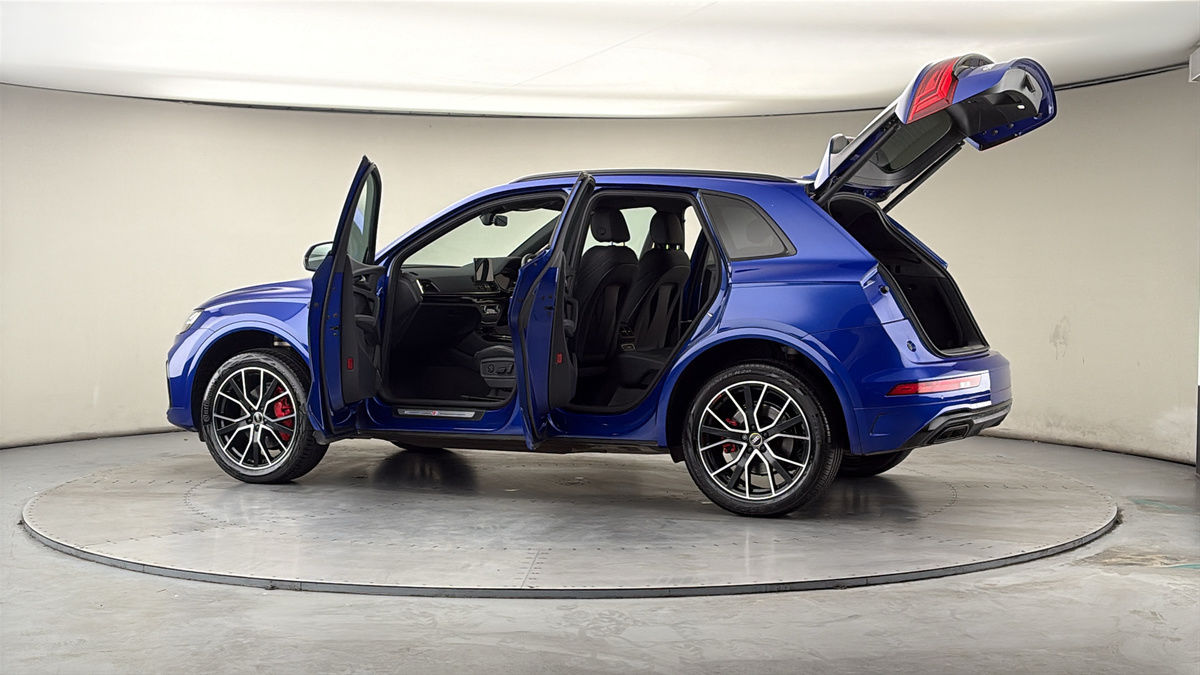 More views of Audi Q5