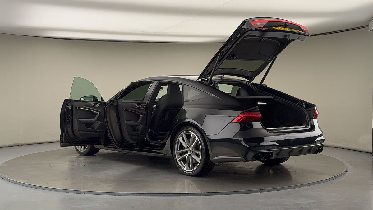 More views of Audi S7