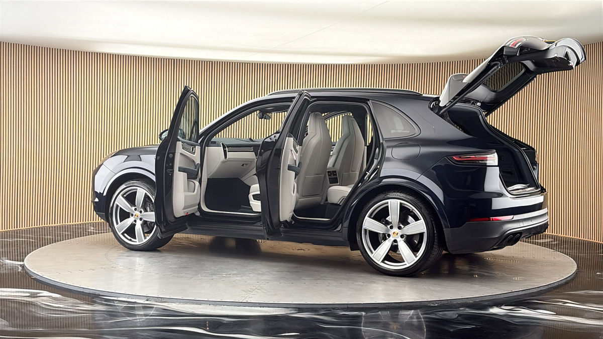 More views of Porsche Cayenne