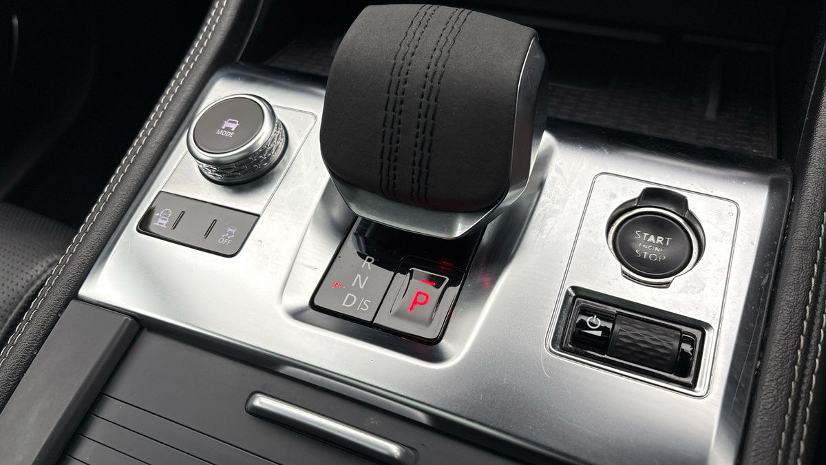 Jaguar F-PACE Image 27