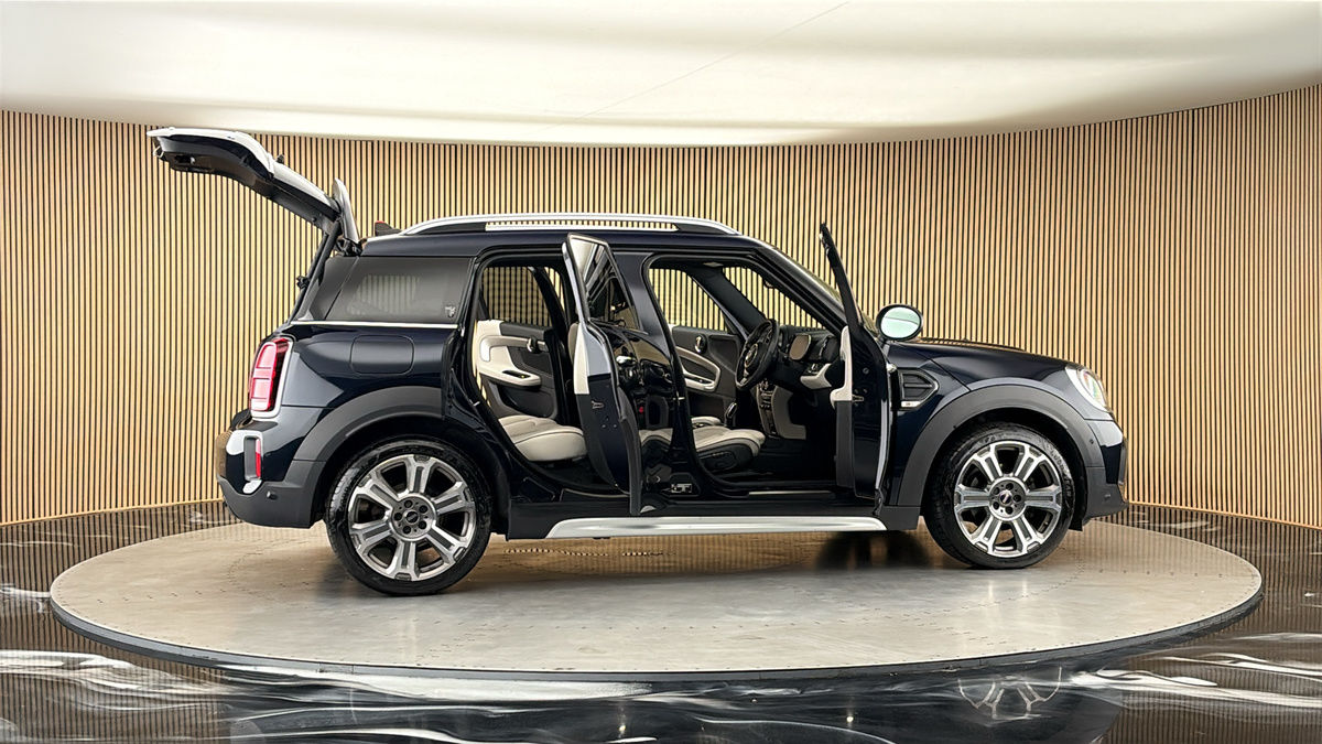 More views of MINI Countryman