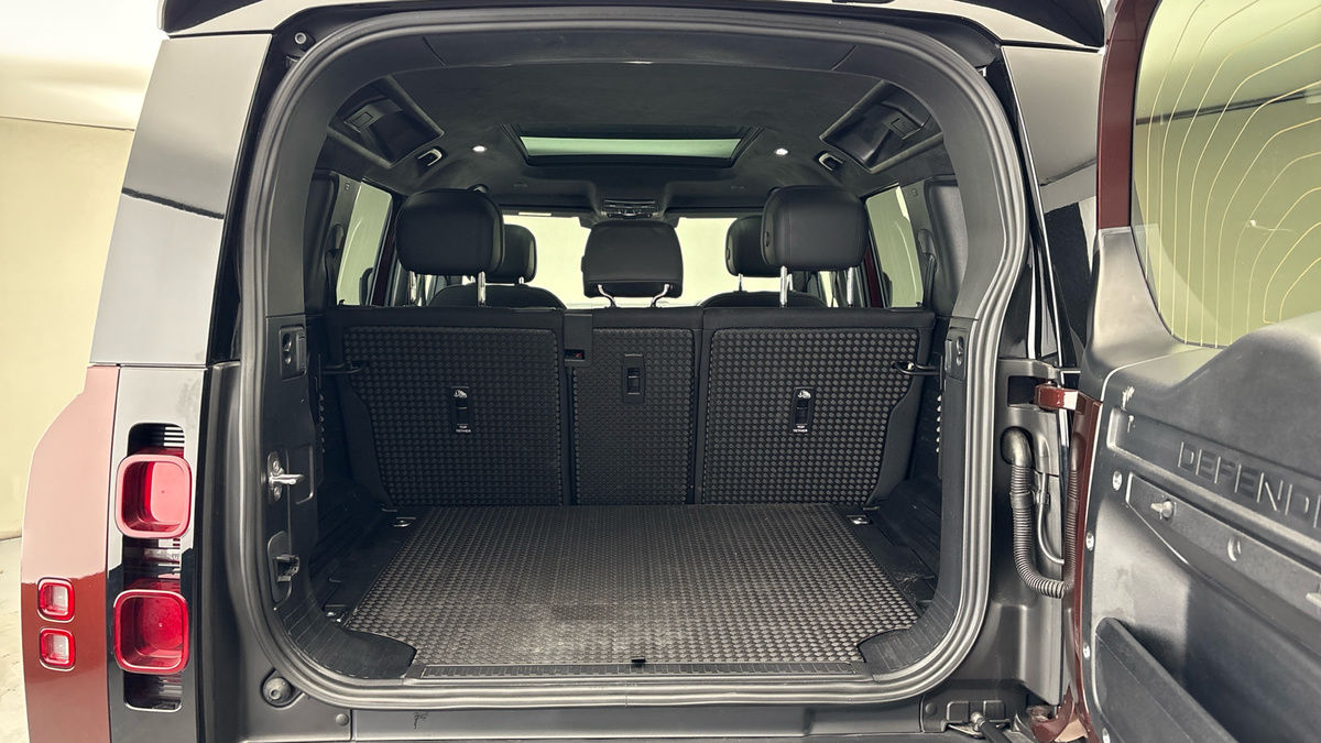 Land Rover Defender 110 Urban Image 11