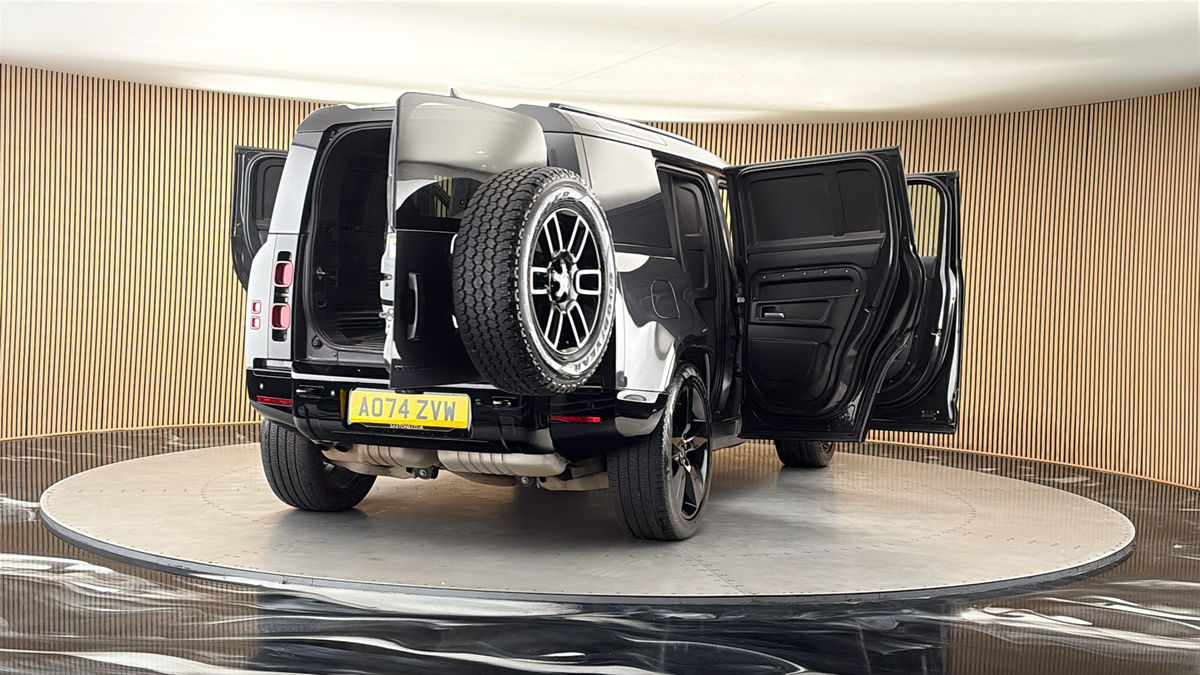 More views of Land Rover Defender 110