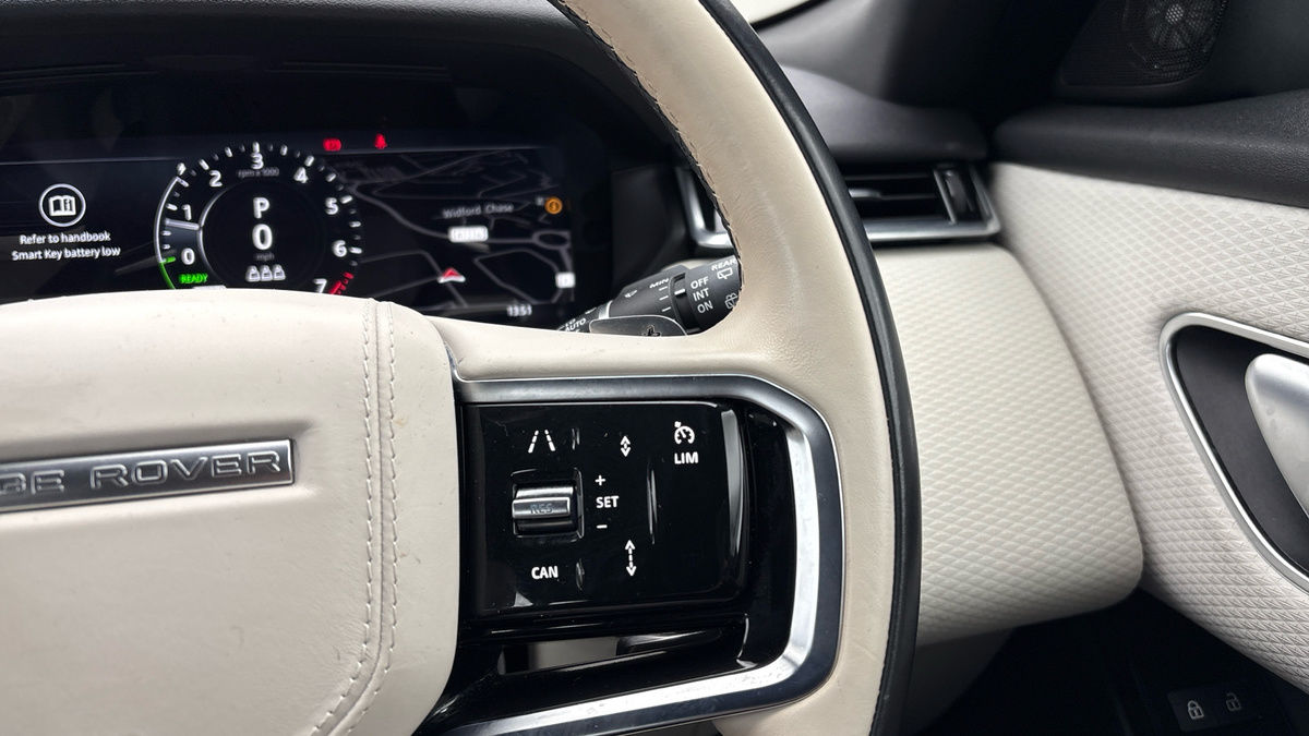 Land Rover Range Rover Velar Image 14