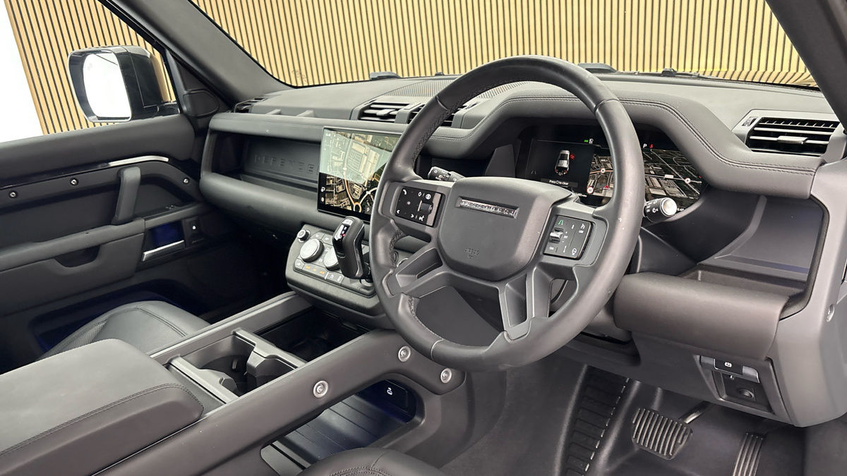 Land Rover Defender 110 Urban Image 5