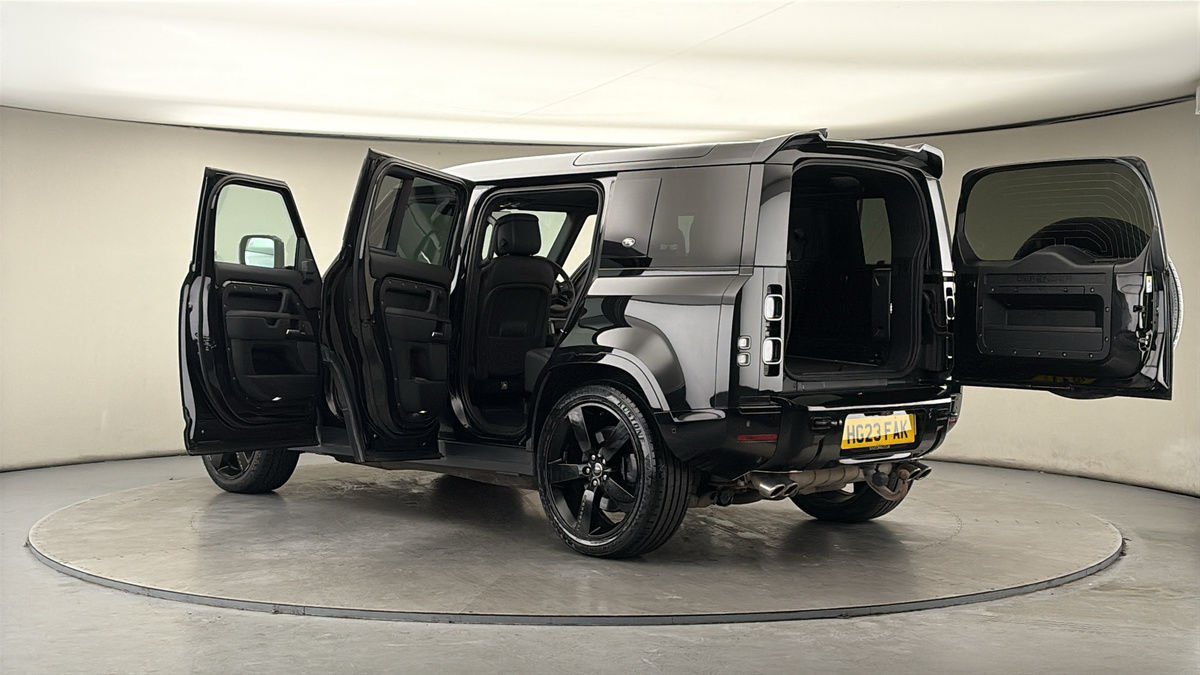 More views of Land Rover Defender 110