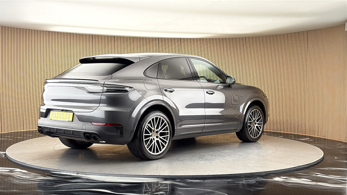 Porsche Cayenne Image 21