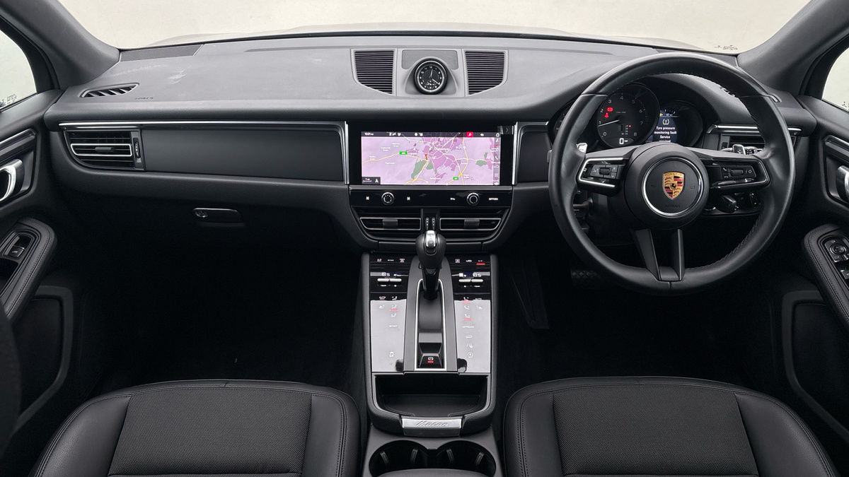 Porsche Macan Image 12