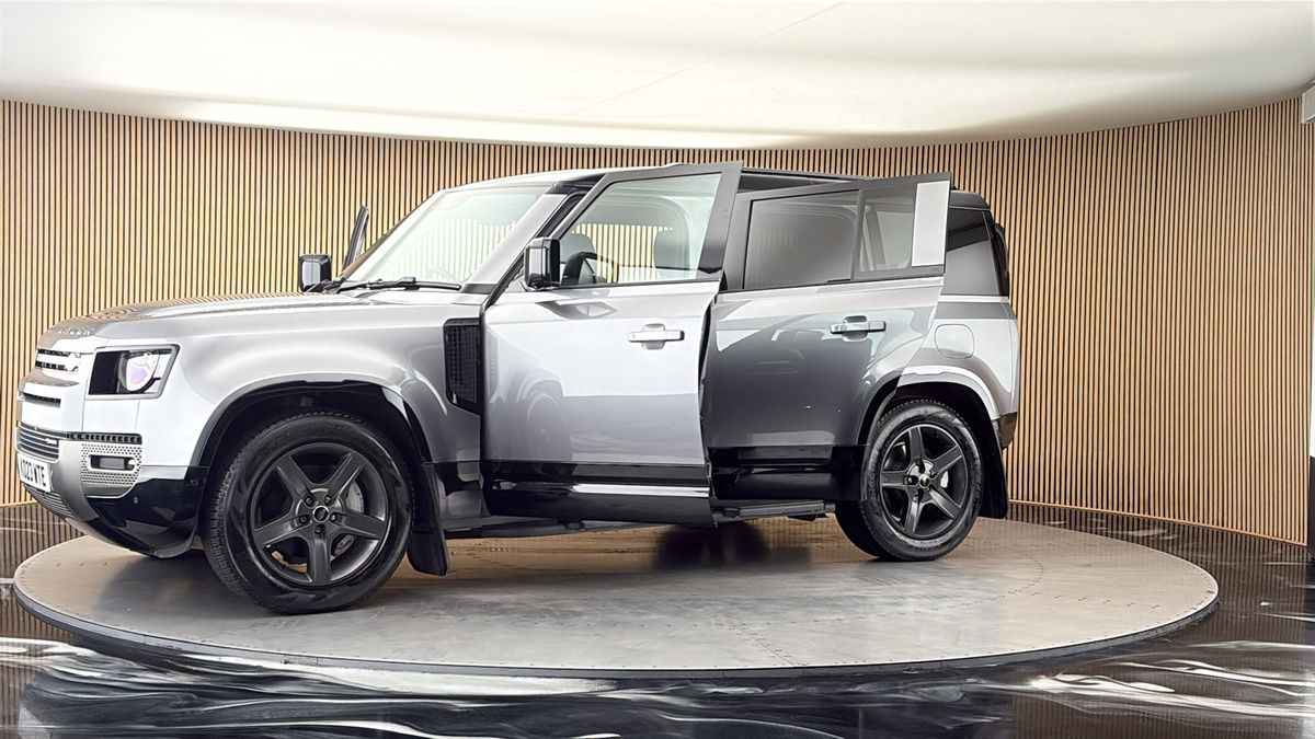 More views of Land Rover Defender 110
