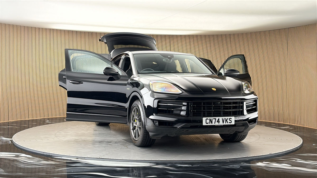 More views of Porsche Cayenne