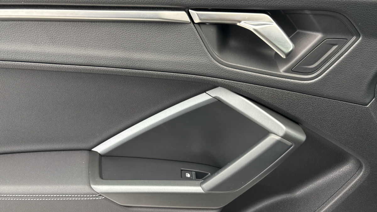 Audi Q3 Image 19