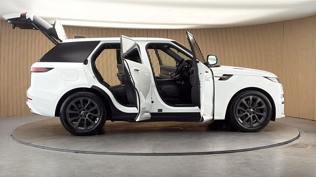 More views of Land Rover Range Rover Sport