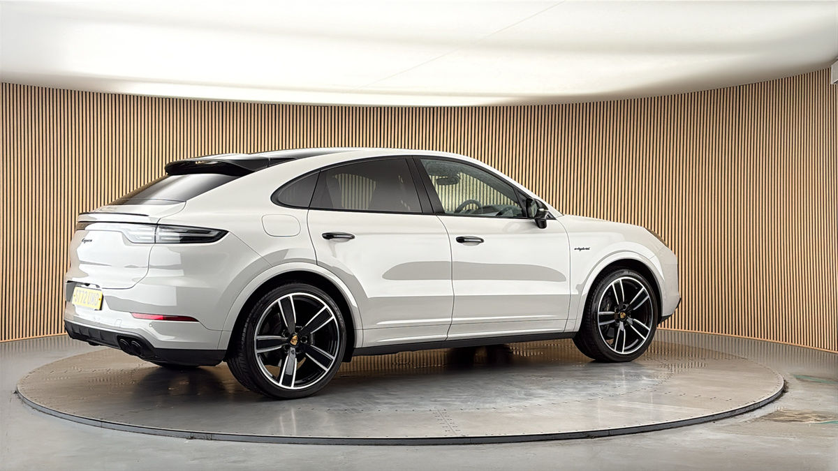 More views of Porsche Cayenne