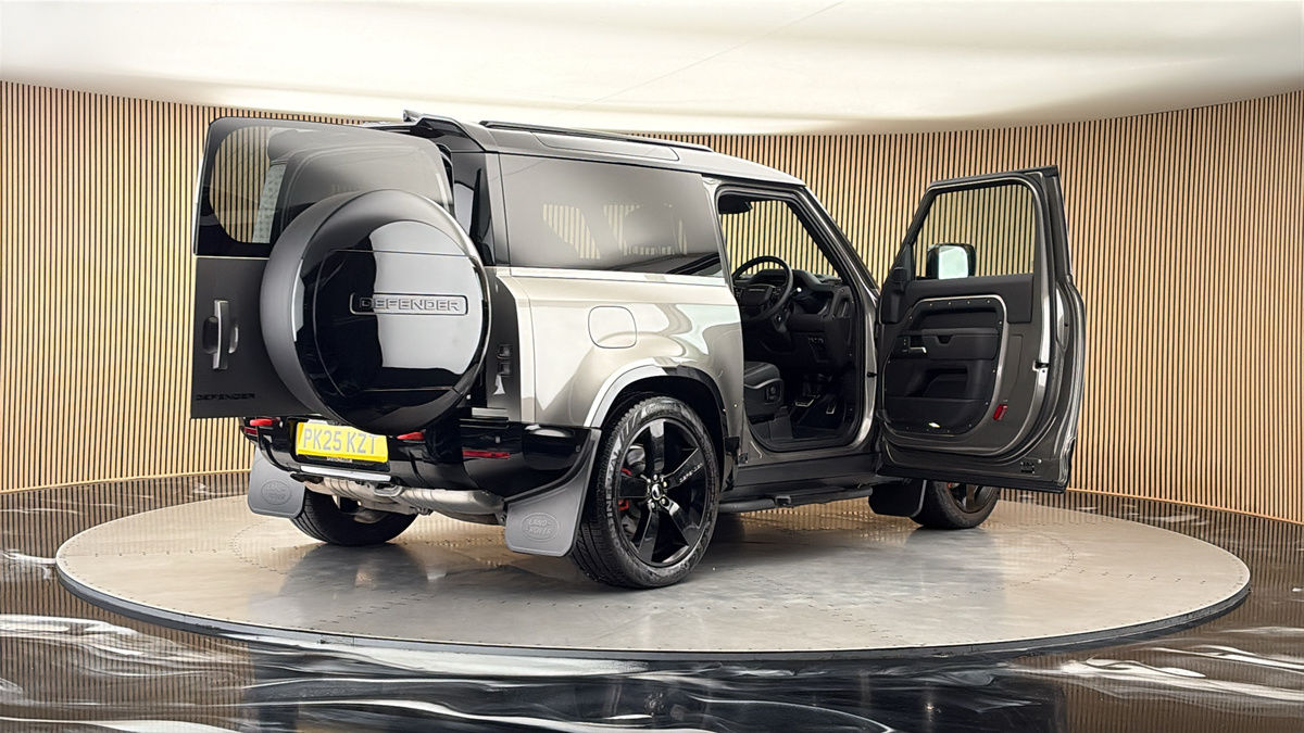 More views of Land Rover Defender 90