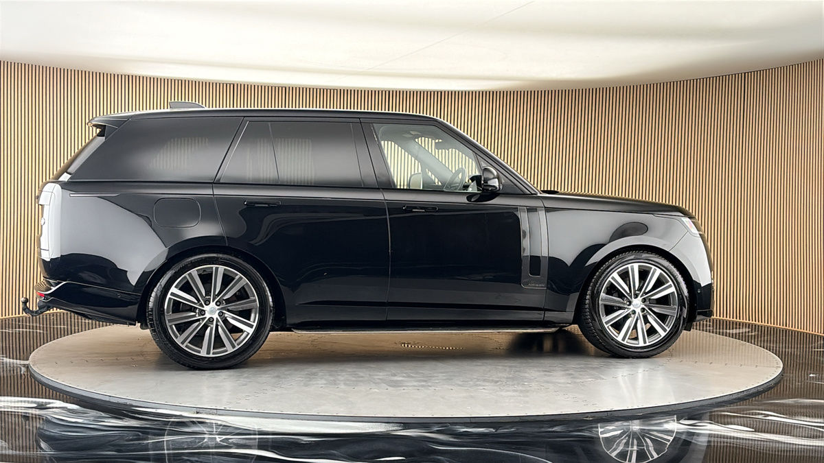 More views of Land Rover Range Rover