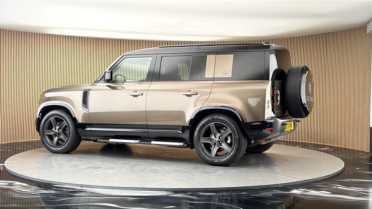 More views of Land Rover Defender 110