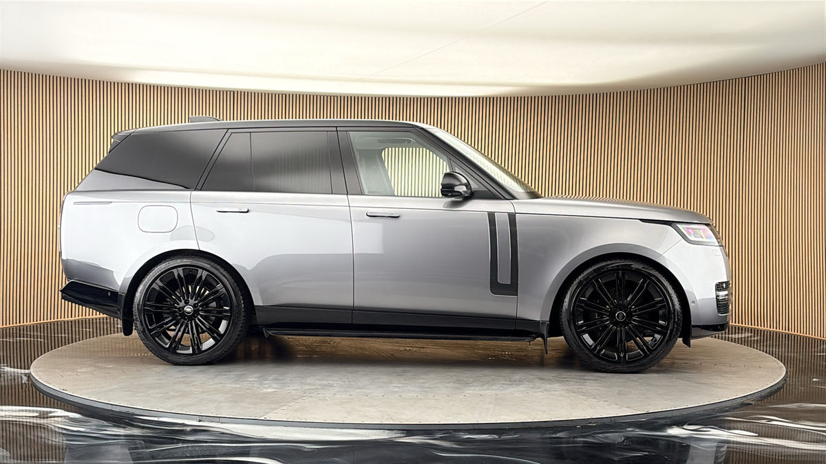 More views of Land Rover Range Rover