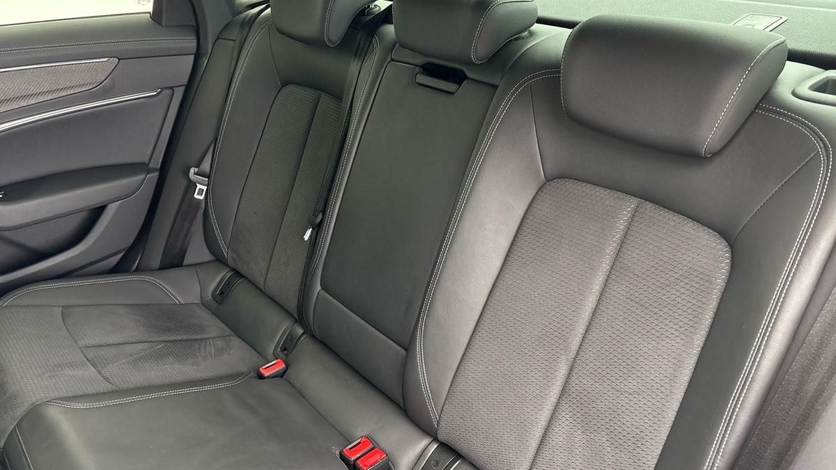 Audi A6 Saloon Image 8
