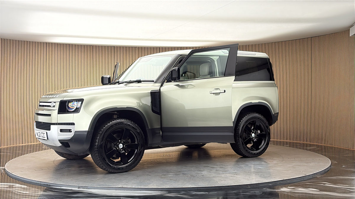More views of Land Rover Defender 90