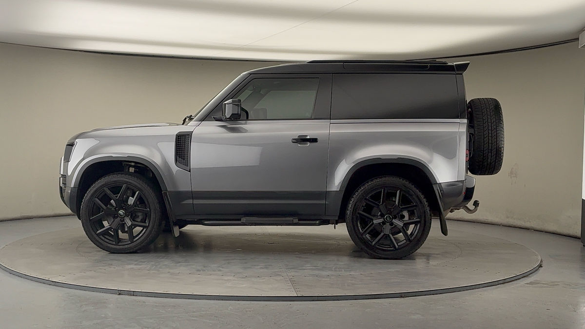 More views of Land Rover Defender 90