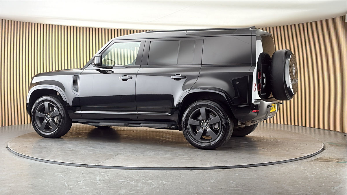 More views of Land Rover Defender 110