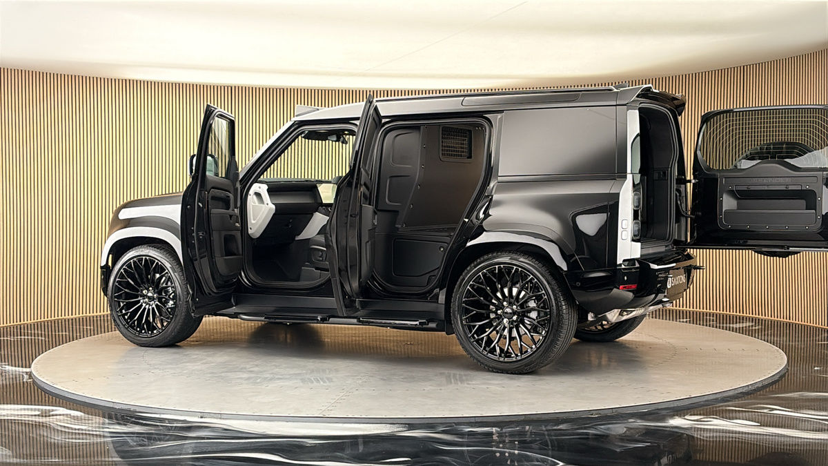 More views of Land Rover Defender 110