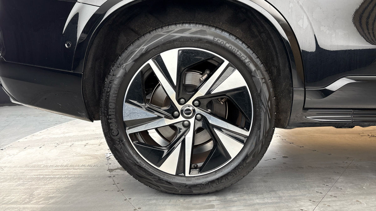 Volvo XC90 Image 10