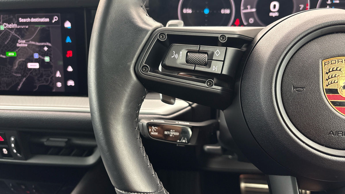 Porsche Cayenne Image 13