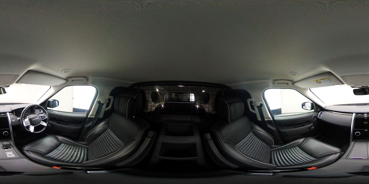 More views of Land Rover Discovery