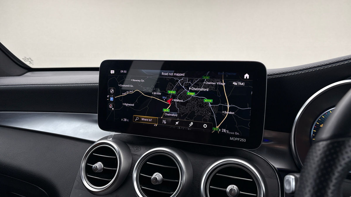 Mercedes-Benz GLC Image 17