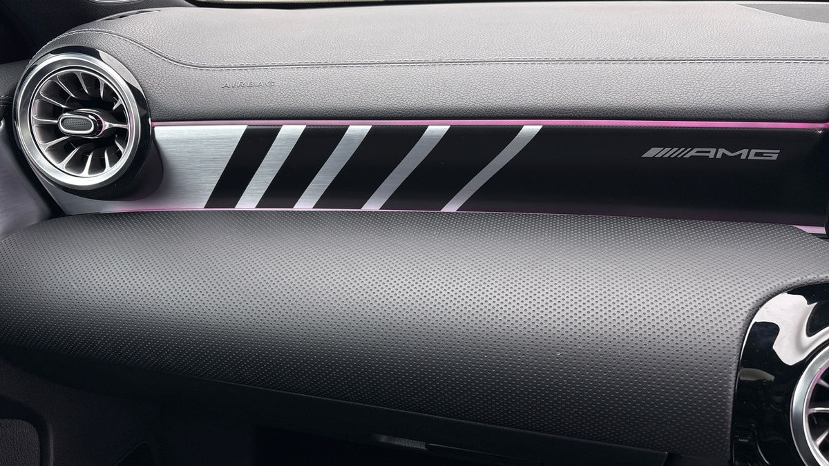 Mercedes-Benz CLA Image 30