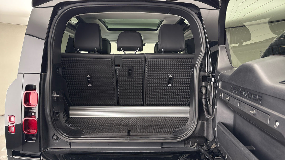 Land Rover Defender 90 Urban Image 11