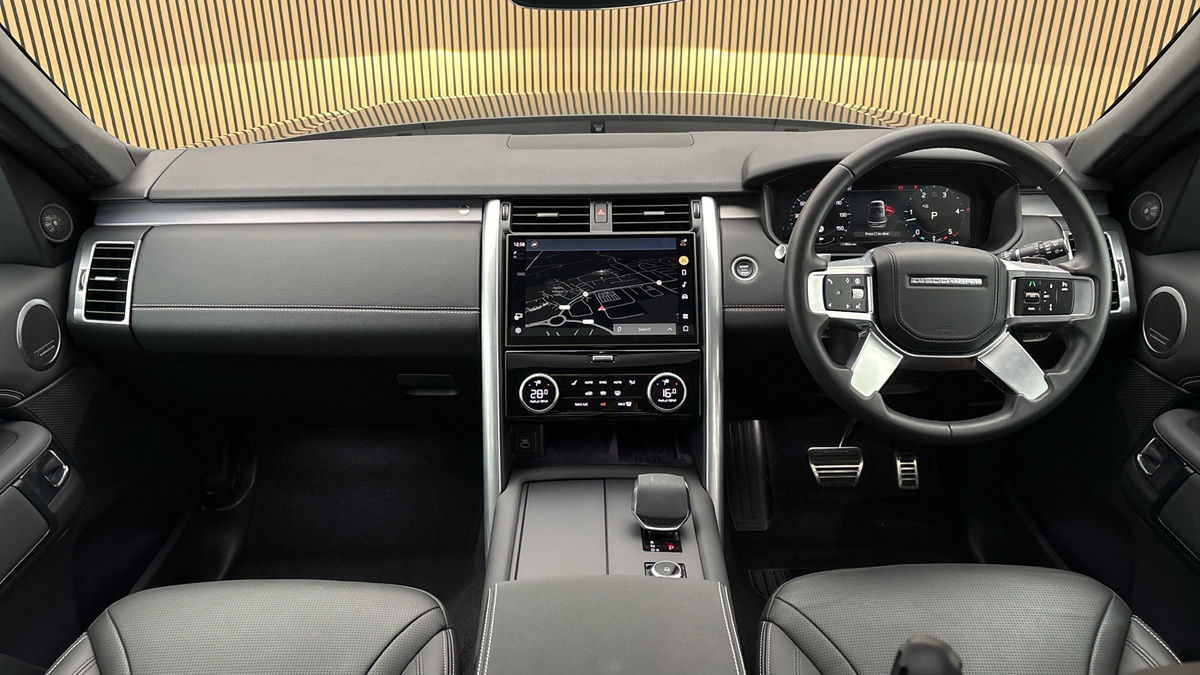Land Rover Discovery Image 12
