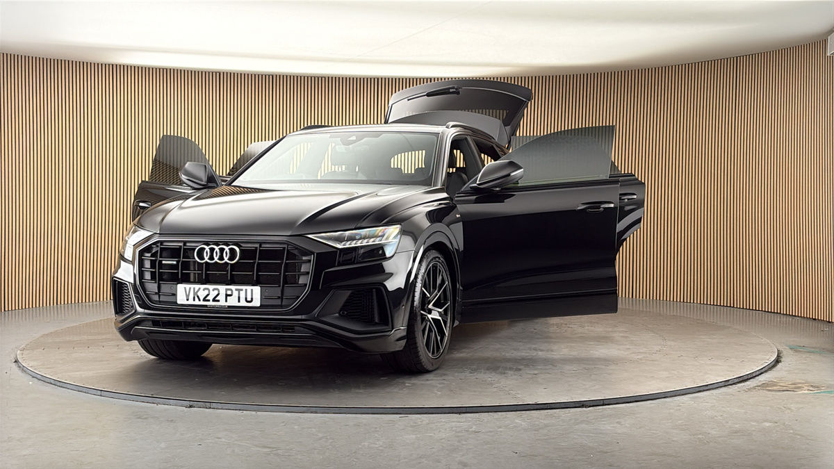 More views of Audi Q8
