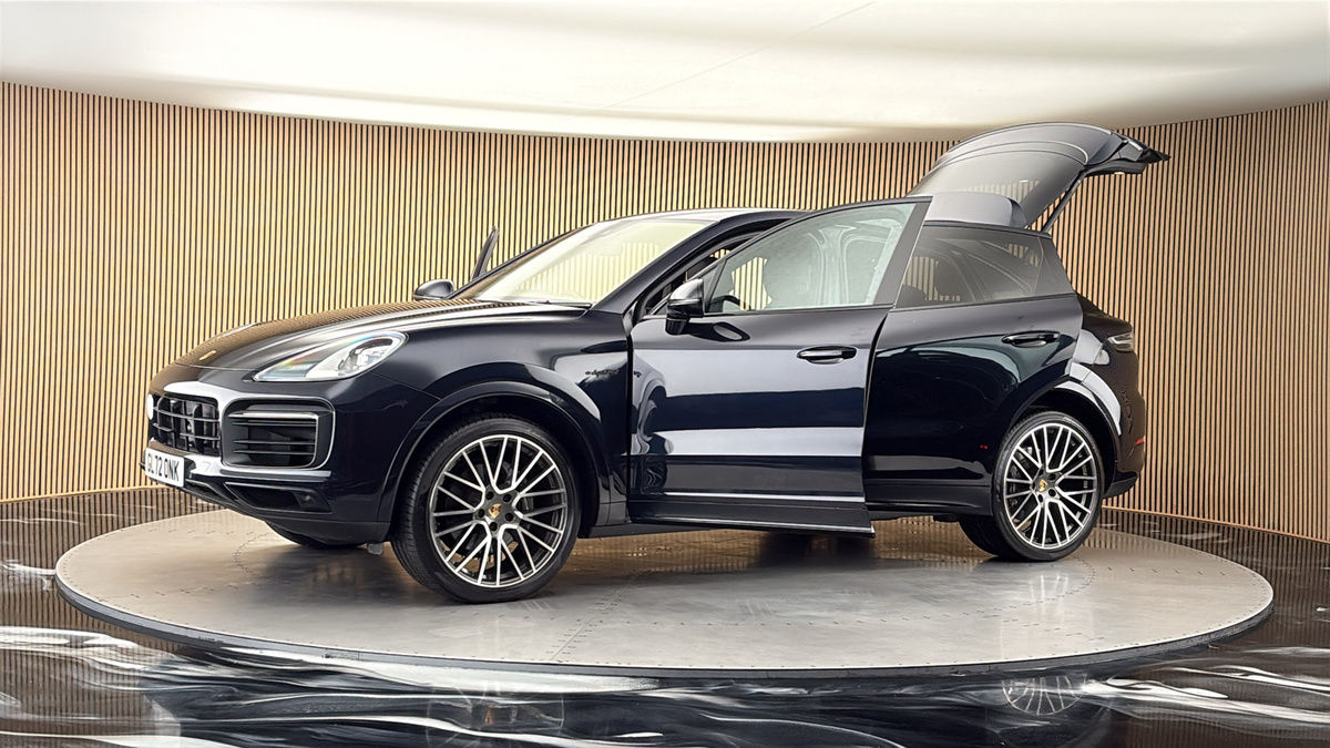 More views of Porsche Cayenne