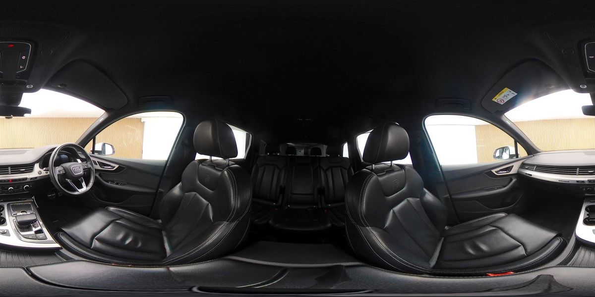 More views of Audi Q7