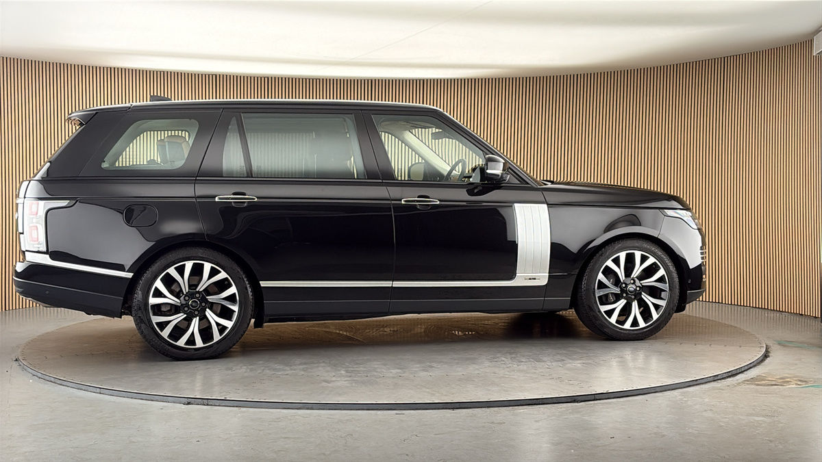 More views of Land Rover Range Rover
