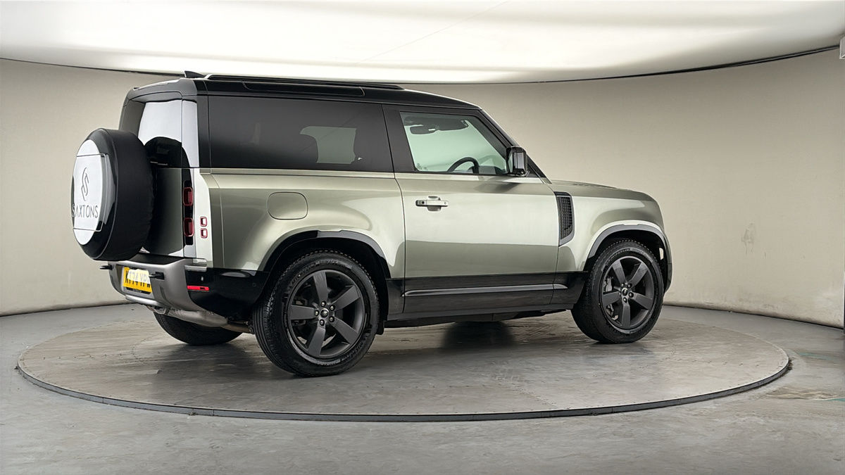 More views of Land Rover Defender 90